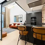 High Ceiling Gem In Heart Of Historic District * Málaga