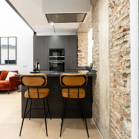 High Ceiling Gem In Heart Of Historic District * Málaga