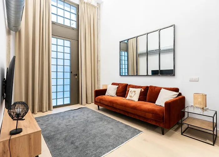 High Ceiling Gem In Heart Of Historic District Appartement Málaga